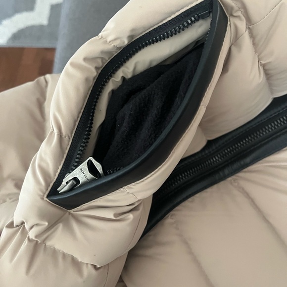 Gorgeous Patsy Mackage. Removable fur trim on hood. Light tan color. Size small. - Picture 8 of 9